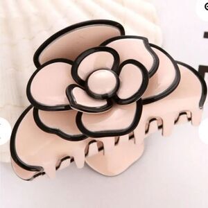 BRAND NEW PINK LINEN HAIR CLAW CLIP CLAMP FOR WOMEN FRENCH STYLE HEAD AC…